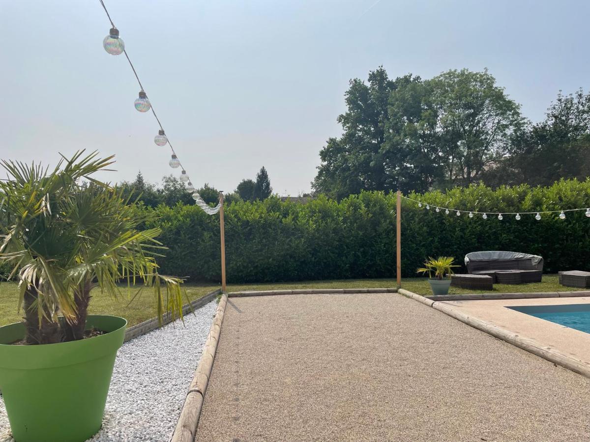 Le Double C Bed & Breakfast Saint-Victor-de-Morestel Exterior photo